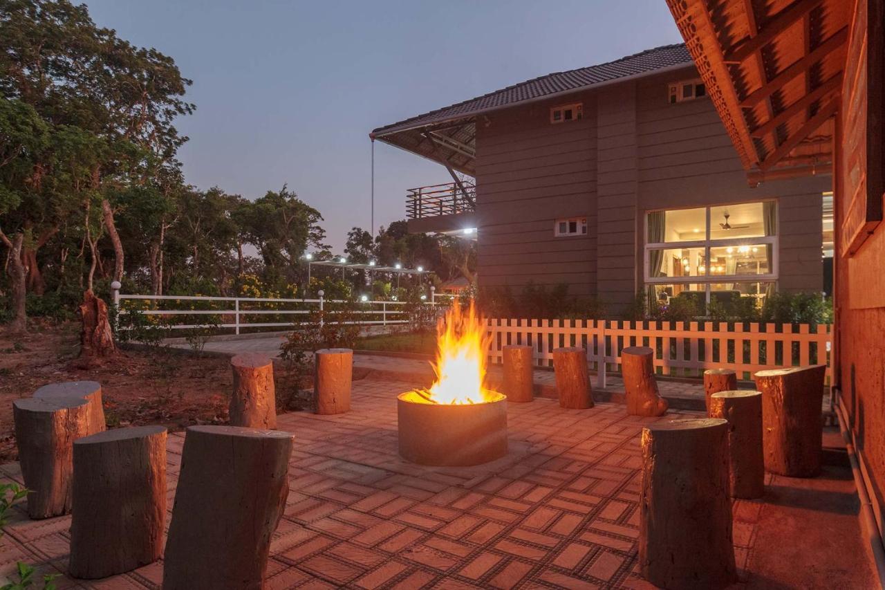 Coffee & Mist Luxury Villa- Comp Breakfast, Pool, Lounge, And Coffee Estate By Stayvista Madikeri Bagian luar foto