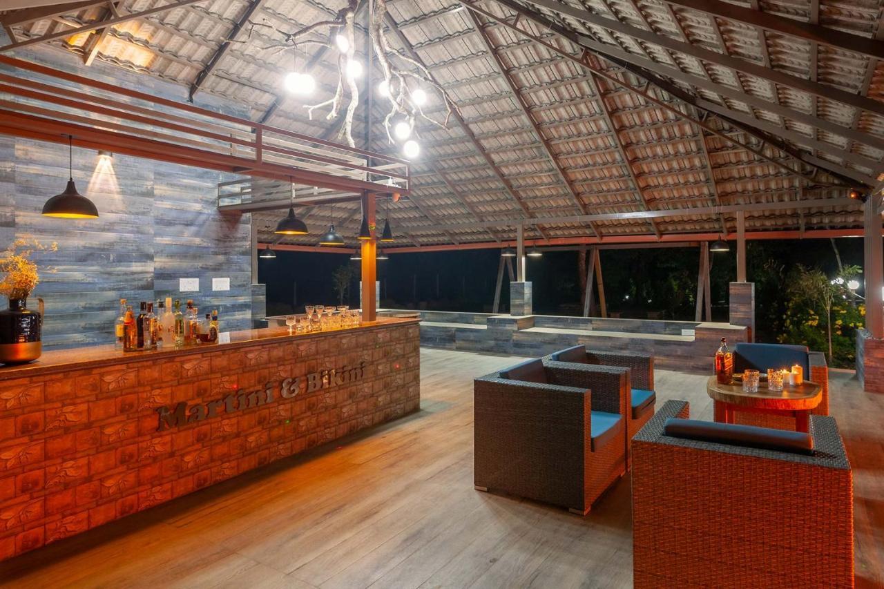 Coffee & Mist Luxury Villa- Comp Breakfast, Pool, Lounge, And Coffee Estate By Stayvista Madikeri Bagian luar foto