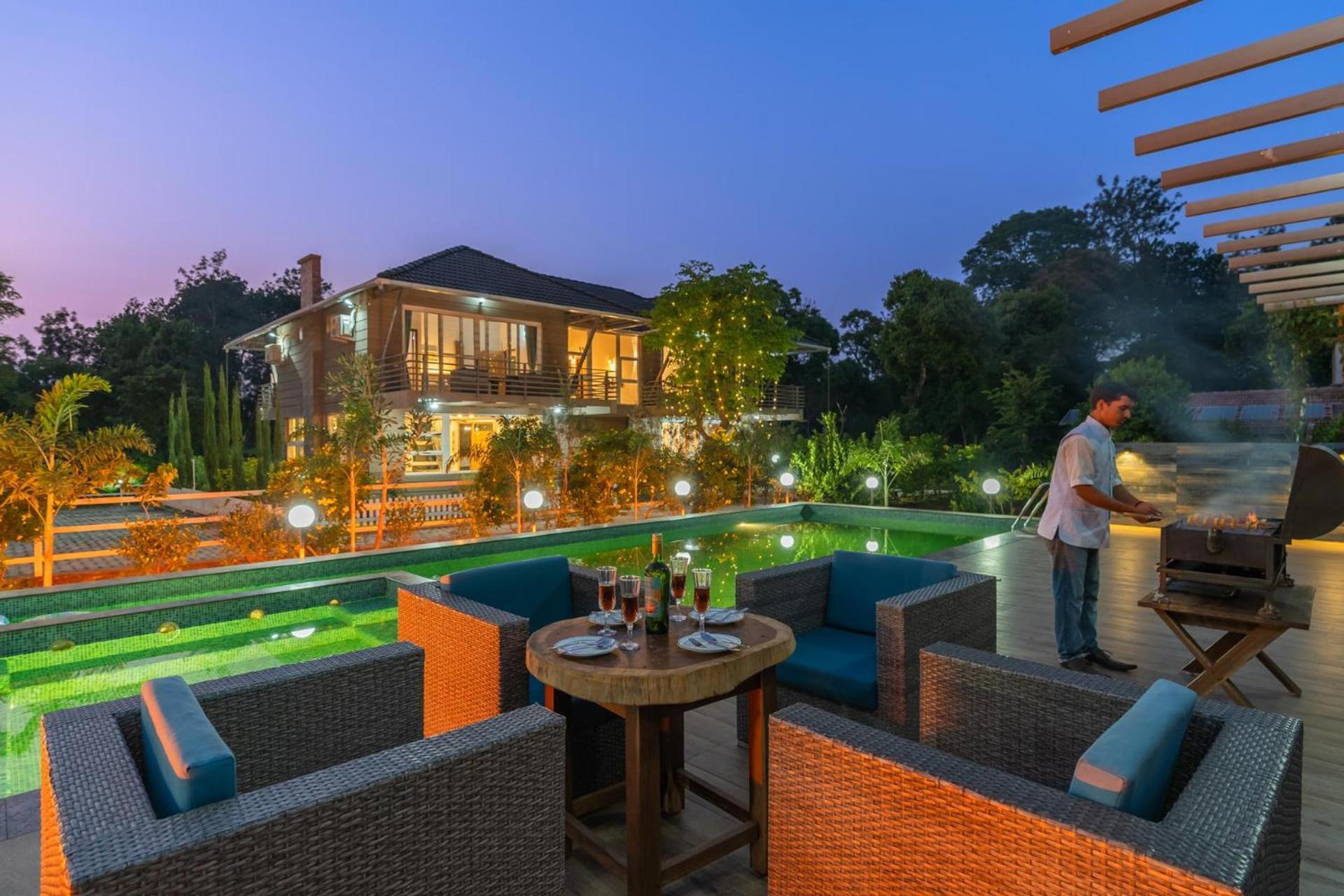 Coffee & Mist Luxury Villa- Comp Breakfast, Pool, Lounge, And Coffee Estate By Stayvista Madikeri Bagian luar foto