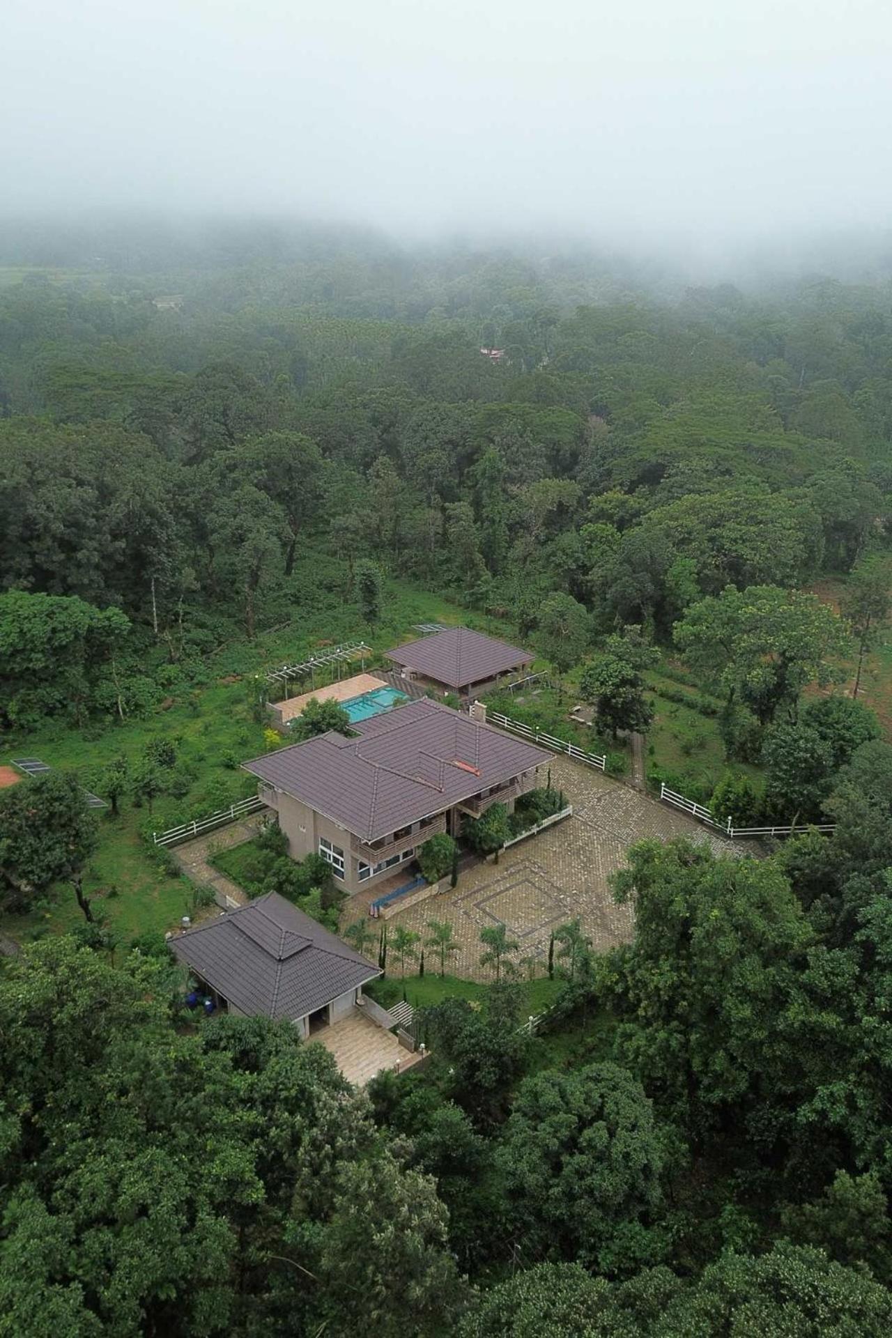 Coffee & Mist Luxury Villa- Comp Breakfast, Pool, Lounge, And Coffee Estate By Stayvista Madikeri Bagian luar foto